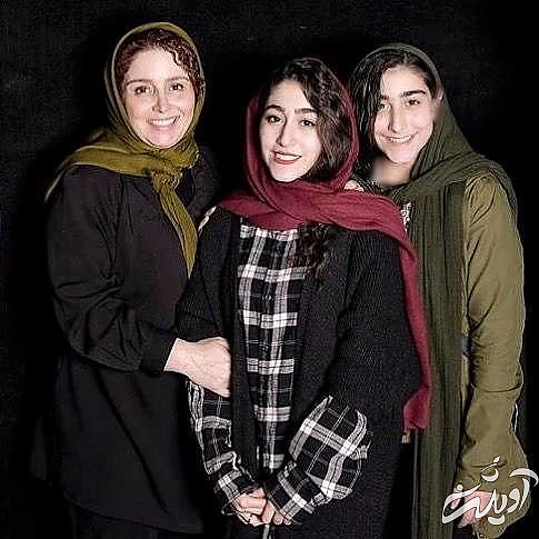 ژاله صامتی و دخترانش